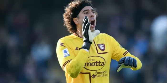 alt El 'Memo' Ochoa consuma con el Salernitana el tercer descenso de su carrera