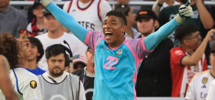 alt Panameño, es nominado al mejor portero de la temporada en Arabia Saudita