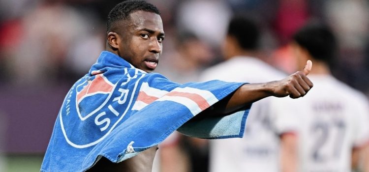 PSG Pacho Beraldo Champions