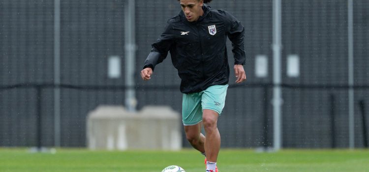 Alt Adalberto Carrasquilla, Jiovany Ramos, Panamá, Pumas UNAM, Academia Puerto Cabello, Liga MX, Primera División de Venezuela, Ghana