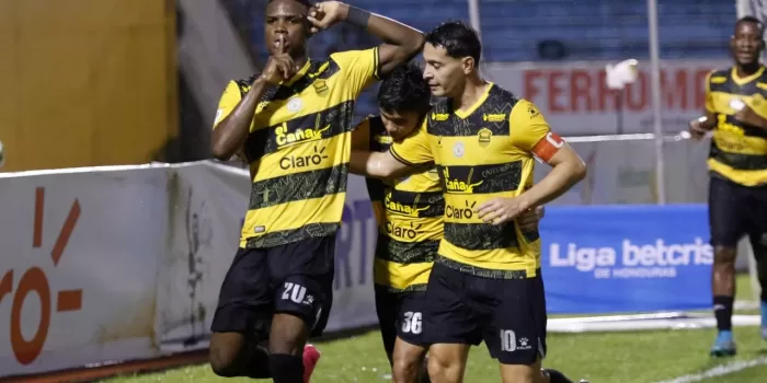 alt Panameño, argentino y colombiano, pelean por el botín de oro en Honduras