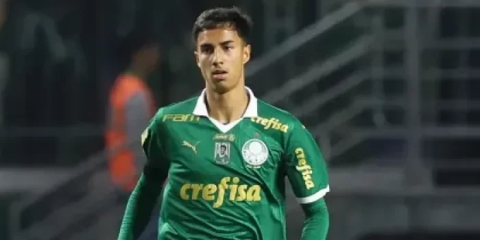 Joven brasileño Vitor Reis podría llegar a Inglaterra