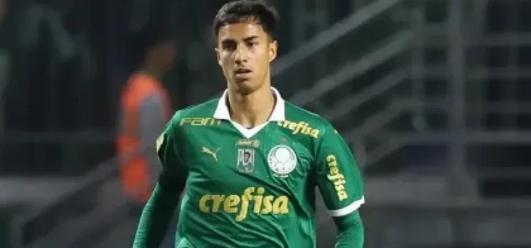 Joven brasileño Vitor Reis podría llegar a Inglaterra