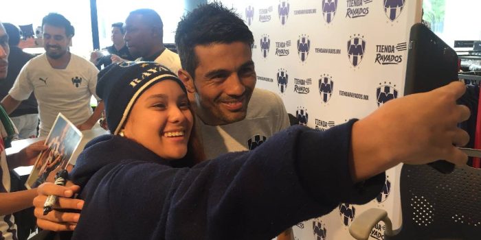 alt Un argentino se plata como la salvación de Monterey