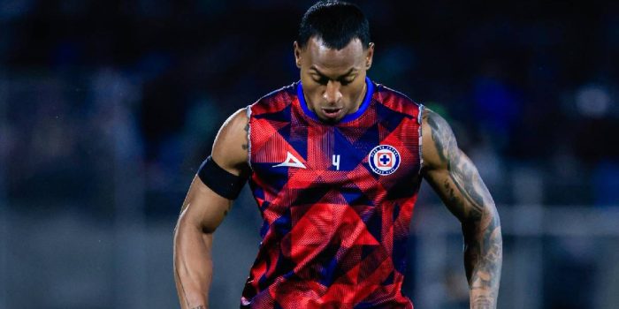 alt El colombiano Willer Ditta le quita dos puntos a Cruz Azul