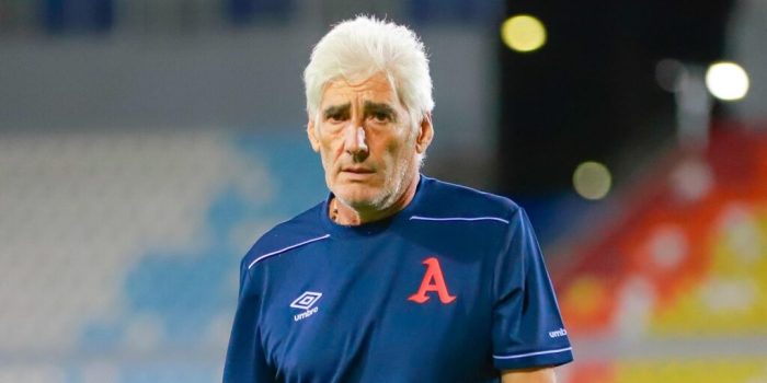 alt Uruguayo y argentino de campeones, a ser criticados en El Salvador