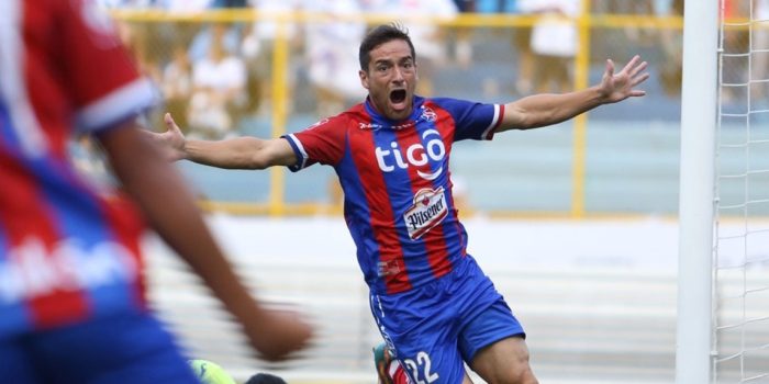 alt Argentino y colombiano, inician como artilleros en El Salvador