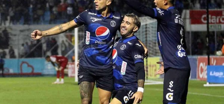 alt Motagua golea con triplete del argentino Auzmendi y acaricia las semifinales en Honduras