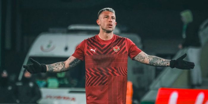 alt Francisco Calvo, el único tico esta temporada en la Liga Saudí