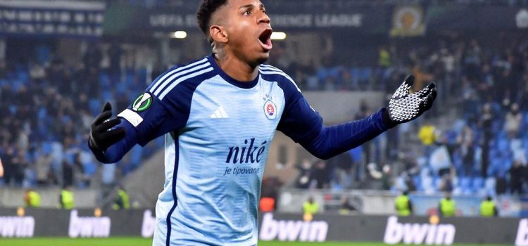 ALT Panameño campeón, es nombrado el mejor lateral en la Superliga de Eslovaquia