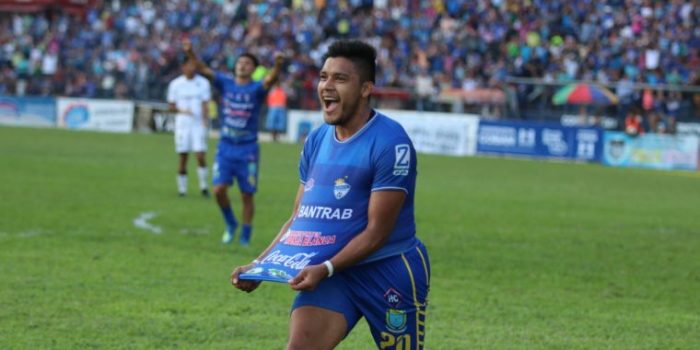 alt El argentino Rocca aporta doblete a la goleada que lleva a las semifinales al Municipal