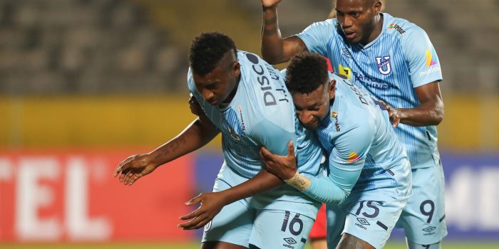 alt La Católica, con gol del pañameño Fajardo vence a Barcelona y busca el título en Ecuador