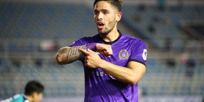 jonathan moya, tico goleador en Arabia