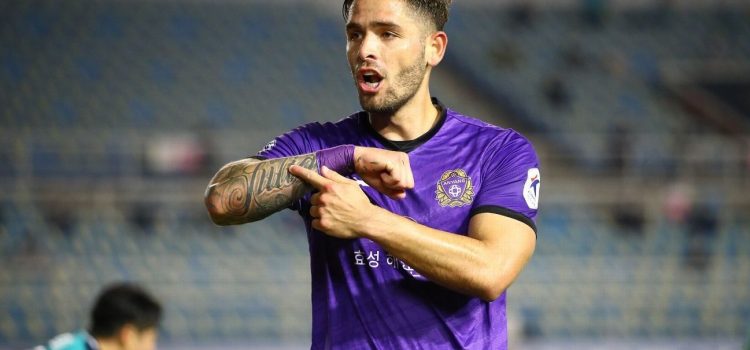 jonathan moya, tico goleador en Arabia