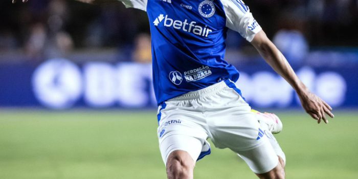 alt El argentino Lucas Villalba se destaca en la victoria de Cruzeiro.