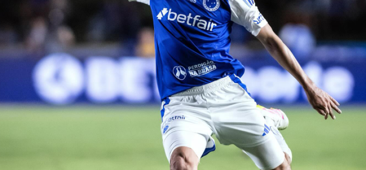 alt El argentino Lucas Villalba se destaca en la victoria de Cruzeiro.