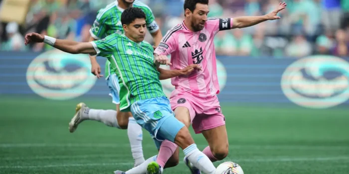 Obed Vargas y Lionel Messi