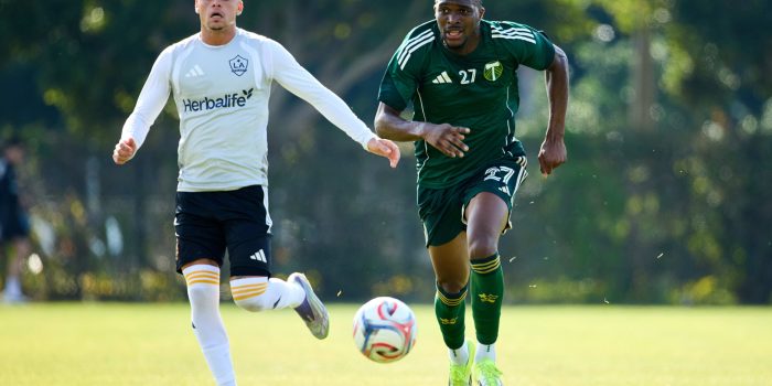Gabriel Pec y Jimer Fory. LA Galaxy v Portland