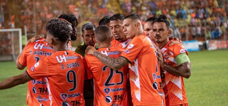 alt Mexicanos y panameños, a un paso de llegar a la final en Costa Rica