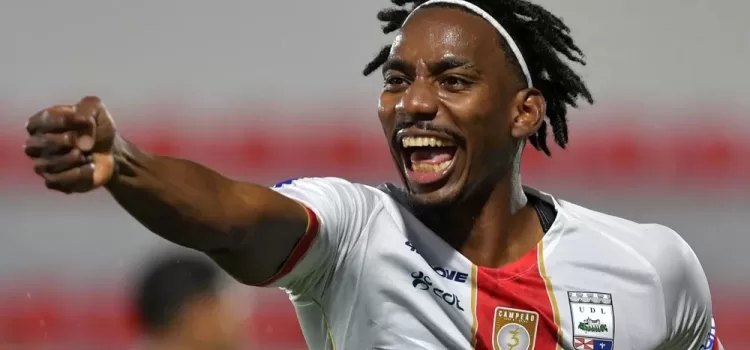 alt Hondureño, figura y goleador en el fútbol de Portugal