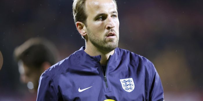 Fotografía de Toms Kalnins, en la que puede verse en una imagen de archivo del 14 de octubre de 2025 al delantero inglés Harry Kane. EFE