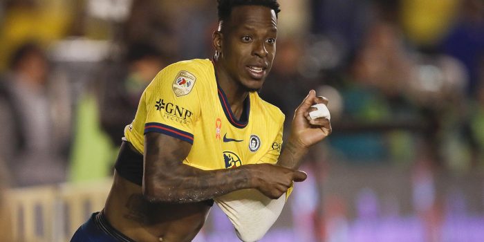 Cristian Borja de América celebra un gol en un partido de vuelta por las semifinales del torneo Clausura 2025 de la Liga MX entre Club América y Cruz Azul en el estadio Ciudad de los Deportes en Ciudad de México (México). EFE/ Isaac Esquivel