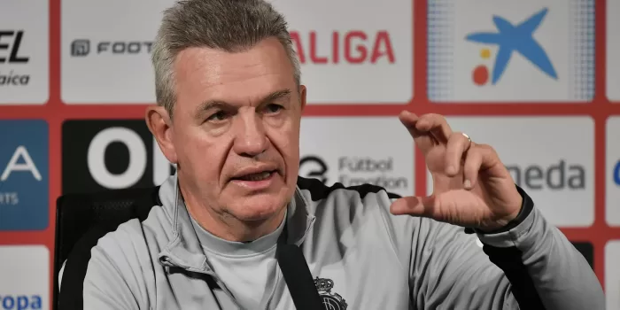 alt Javier Aguirre: "En Sevilla nos jugamos nuestro futuro en Primera"