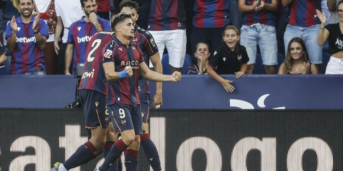 alt Arriaga está disponible en el Levante para el derbi ante el Valencia