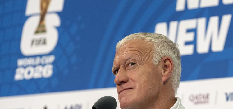 El seleccionador de fútbol de Francia, Didier Deschamps, durante una rueda de prensa celebrada este lunes, para hablar de su estreno en el Mundial 2026 ante la selección de Senegal. EFE/Ángel Colmenares