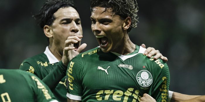 alt Extranjeros guían a Palmeiras a los primeros lugares