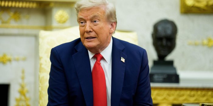 Donald Trump, presidente de Estados Unidos. EFE/EPA/AARON SCHWARTZ / POOL