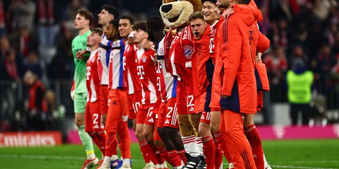 Los jugadores del Bayern, tras la victoria. EFE/EPA/ANNA SZILAGYI