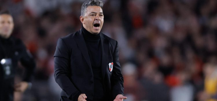 El entrenador de River Plate, Marcelo Gallardo, reacciona en un partido de su equipo en el estadio Más Monumental de Buenos Aires (Argentina). EFE/Juan Ignacio Roncoroni