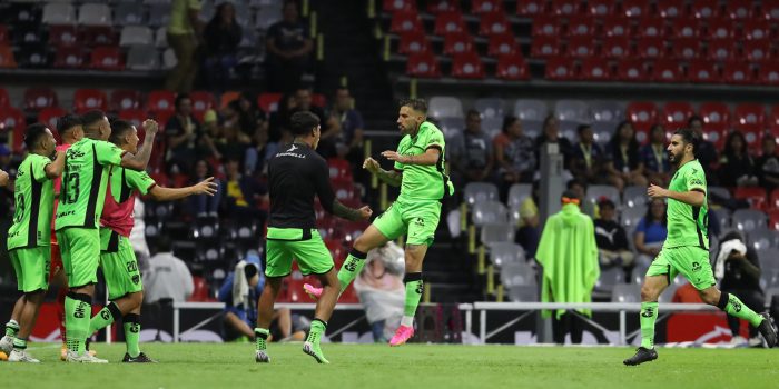 alt El peruano Ormeño anota su primer gol con el Juárez en victoria sobre los Pumas UNAM