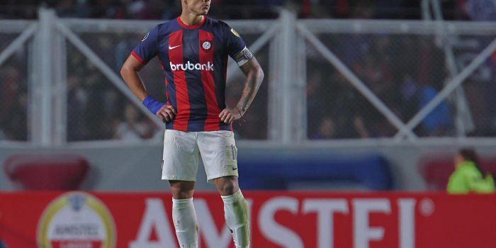 alt El delantero paraguayo Adam Bareiro, ex de San Lorenzo, ficha por River Plate