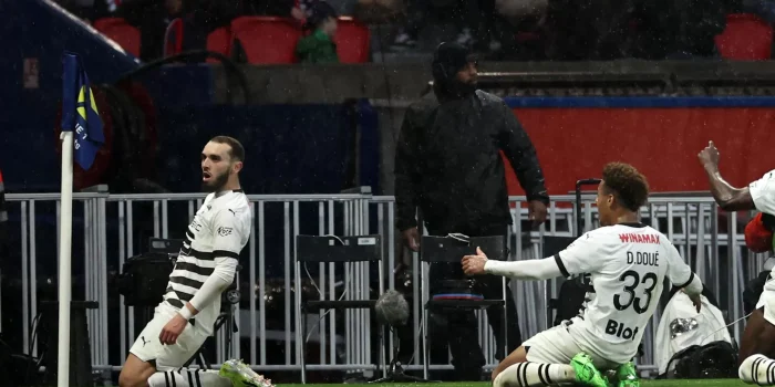 Gouiri celebra el 0-1 para el Rennes en el minuto 32. EFE/EPA/CHRISTOPHE PETIT TESSON