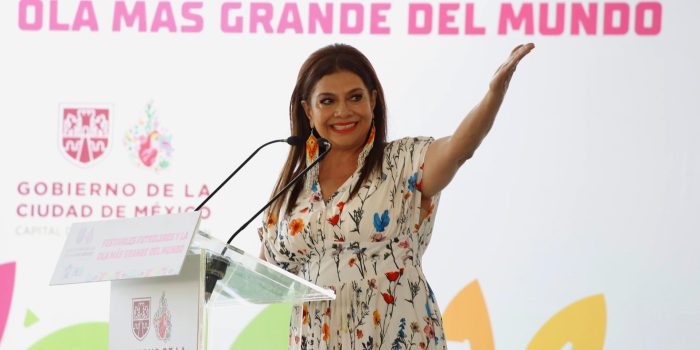 Fotografía cedida por el Gobierno de la Ciudad de México, de la jefa de Gobierno Clara Brugada durante un acto protocolario este miércoles, en la Ciudad de México (México). EFE/Gobierno de la Ciudad de México/SOLO USO EDITORIAL/NO VENTAS/SOLO DISPONIBLE PARA ILUSTRAR LA NOTICIA QUE ACOMPAÑA (CRÉDITO OBLIGATORIO)