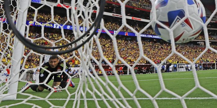 ALT Cinco pelotazos en el día que Colombia se clasificó a cuartos y Brasil eliminó a Paraguay