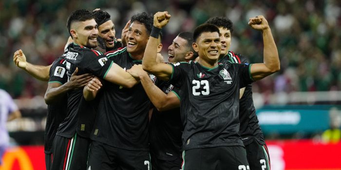 alt GOLPE DE AUTORIDAD: mexicano Romo castiga al surcoreano Kim y manda al Tri a dieciseisavos