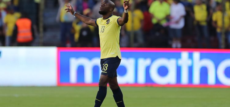 alt Enner Valencia dice que vive al margen de las críticas que recibe en Ecuador