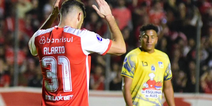 alt 1-0. Argentino Alario condena a Delfín y mete a Internacional en el 'playoff' de la Sudamericana