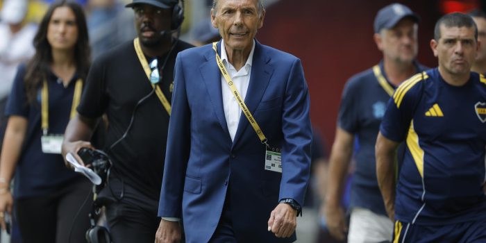 Fotografía del 24 de junio de 2025 del entrenador de Boca Juniors, Miguel Ángel Russo (c), en el Mundial de Clubes en Nashville (EE.UU.). EFE/Juan Ignacio Roncoroni