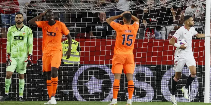 alt La reacción del Valencia frente a la mejoría del Sevilla