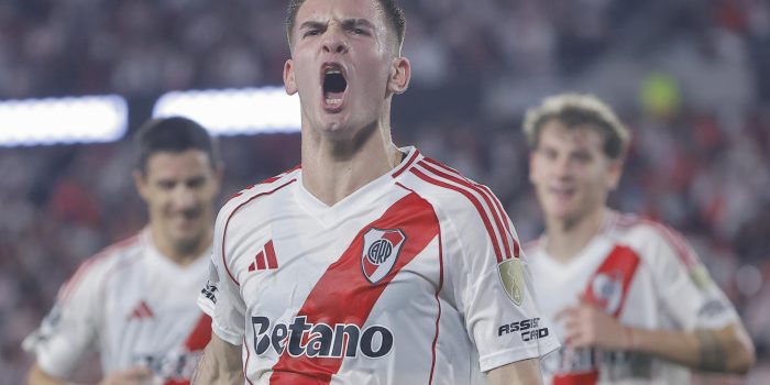 Franco Mastantuono, de River, celebra un gol en el partido del grupo B de la Copa Libertadores ante Independiente del Valle en el estadio Más Monumental en Buenos Aires. EFE/ Juan Ignacio Roncoroni