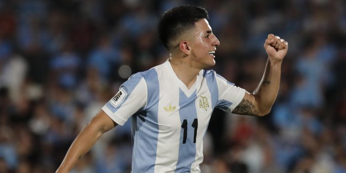 Thiago Almada de Argentina celebra un gol en foto de archivo de Raúl Martínez. EFE