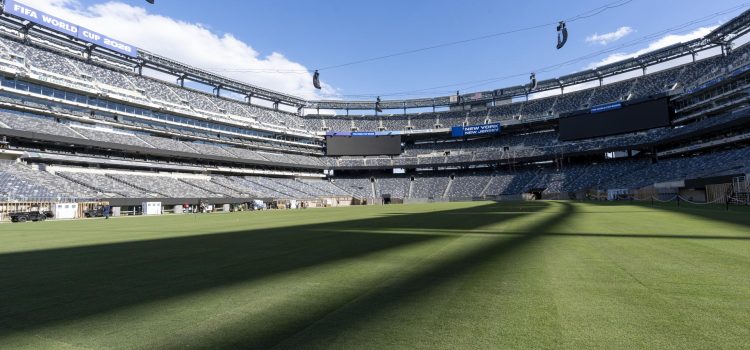 Fotografía hecha este jueves a la grama del estadio MetLife, uno de los escenarios de la vigésima tercera edición de la Copa Mundial de 2026, situado en Nueva Jersey. EFE/ Angel Colmenares