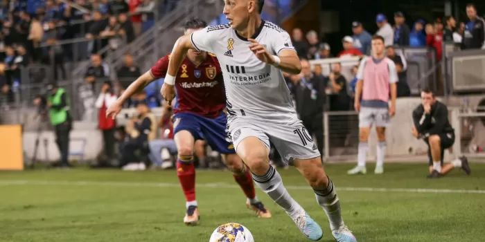 Fotografía cedida por los San Jose Earthquakes donde aparece su extremo derecho, el argentino Cristian Espinoza, que afronta este sábado la segunda jornada de la MLS con un partido muy especial para su equipo: el 'California Clásico' frente al LA Galaxy. EFE/Bob Drebin/Prensa San Jose Earthquakes