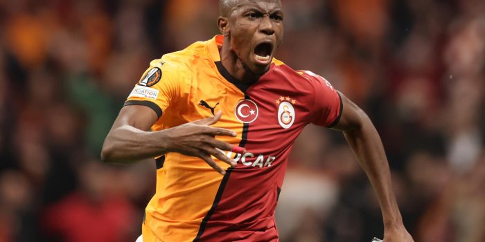 alt Osimhen impulsa al Galatasaray y frena al Tottenham