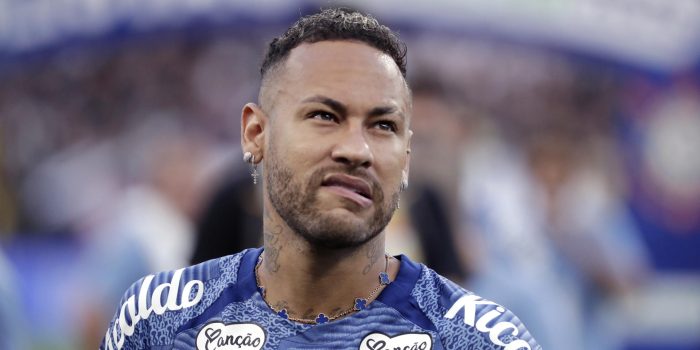 alt Neymar se somete con éxito a una artroscopia para corregir una lesión en el menisco