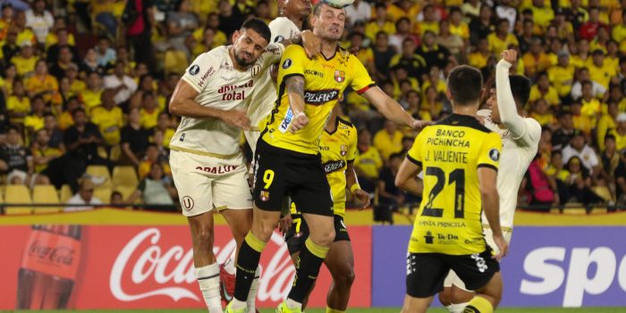 alt El peruano Edison Flores le da los primeros tres puntos a Universitario